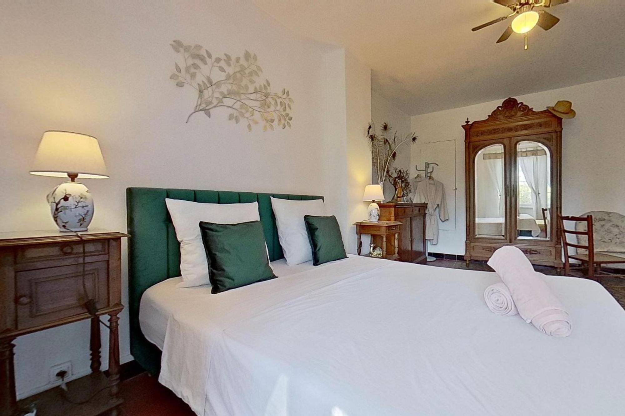 Bed and Breakfast Les 2 Droles D'Oiseaux Luc-sur-Orbieu Zewnętrze zdjęcie