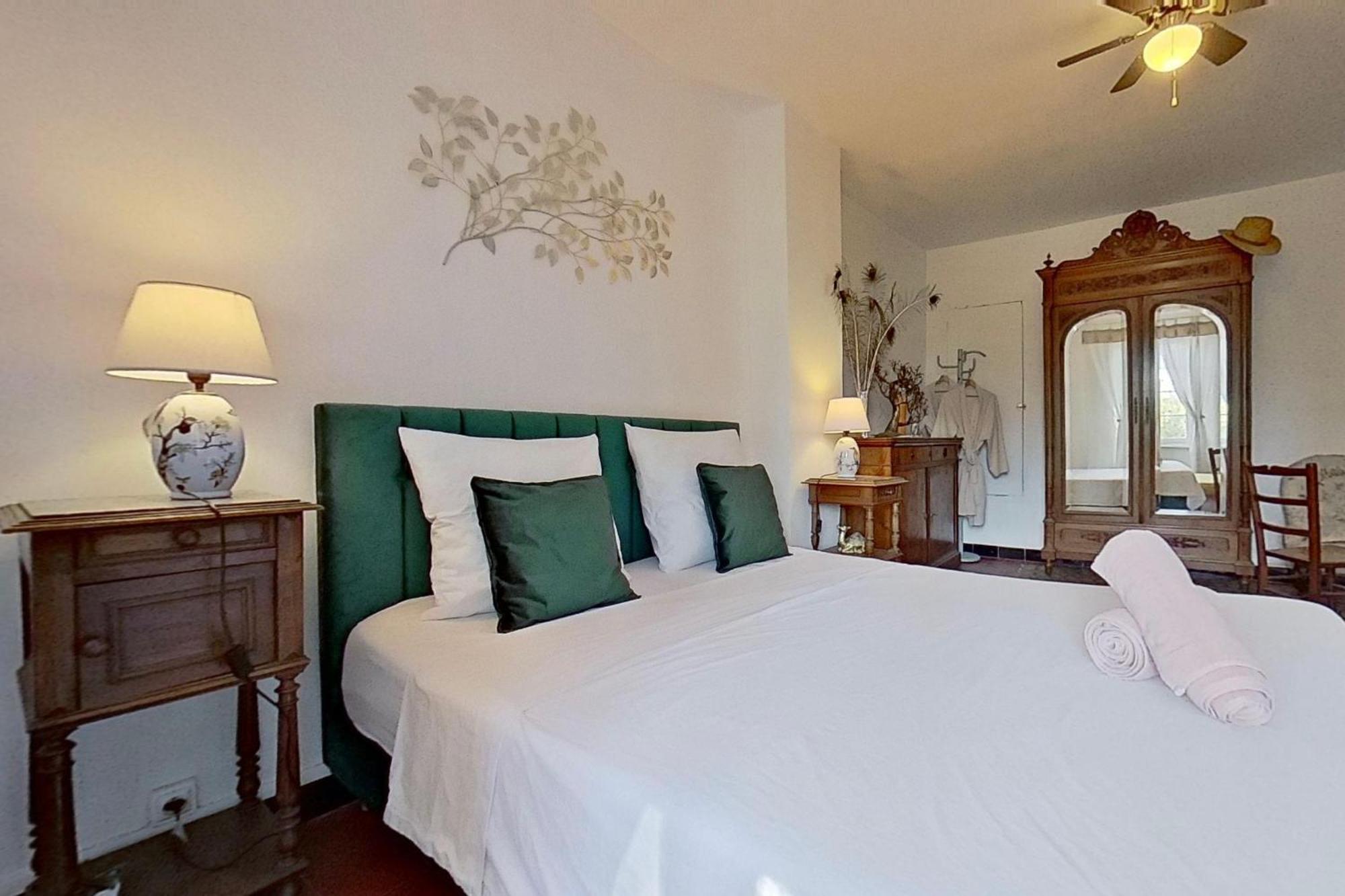 Bed and Breakfast Les 2 Droles D'Oiseaux Luc-sur-Orbieu Zewnętrze zdjęcie